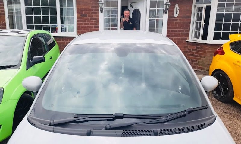 UK Auto Pro Mobile Window Tinting - car wrapping services