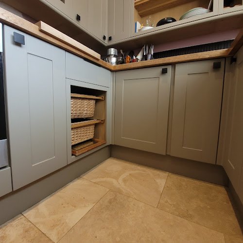 VinylWrapperUK - car wrapping services